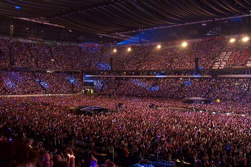 Image Coldplay perform "Up&Up", Amsterdam Arena, June 2016 (5)